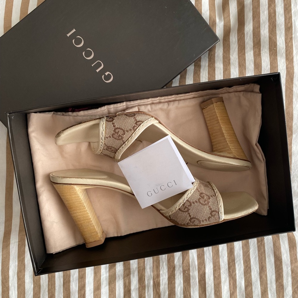 Gucci GG monogram Canvas mule sandals/ Beige / size 7.5B